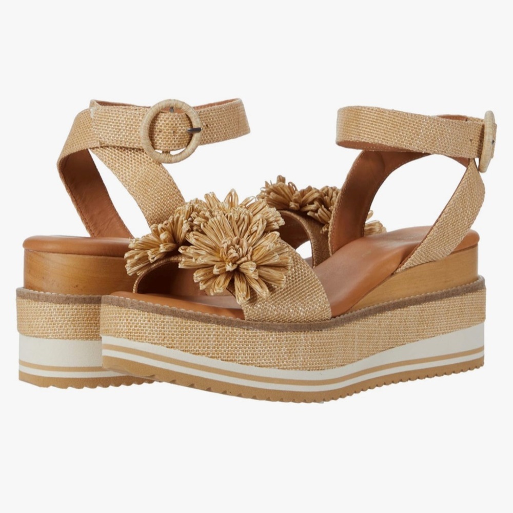 André Assous Women's Carlee Wedge Sz 36